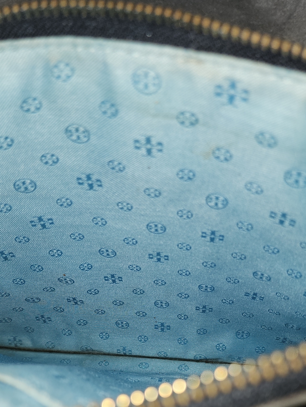 Tory Burch Women's Blue T Leather Tablet Case Preowned - Picture 7 of 7